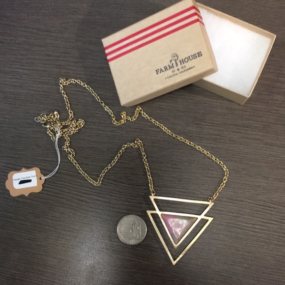 Triangle🖤pendant necklace - Picture 4 of 4